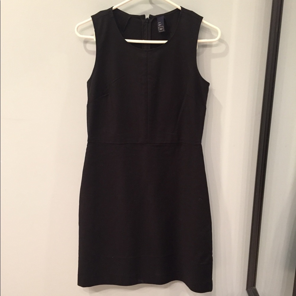 GAP black dress with pockets!